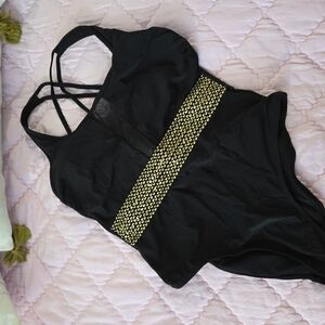 Cupshe Gold and Black One Piece Swimsuit with Stylish Straps